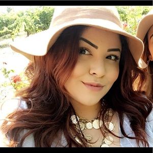 Meet your Posher, Andrea